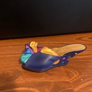 Just the Right Shoe "Rio" Shoe